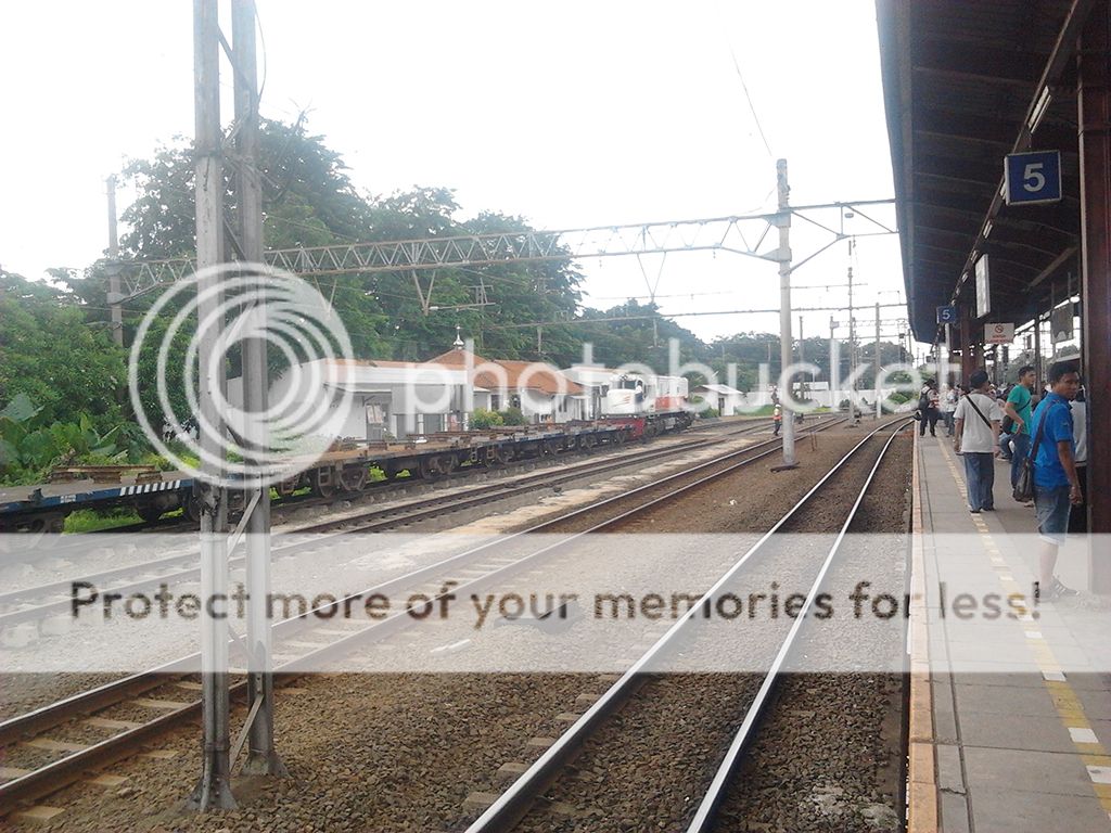 Waiting for Bogor Line