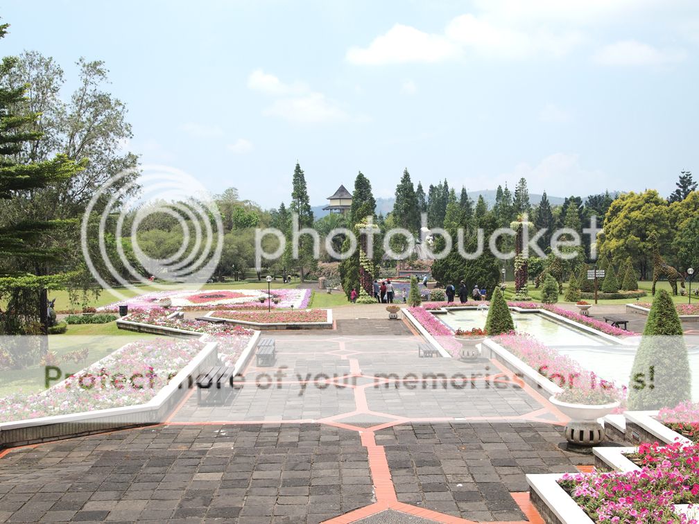 Pemandangan setelah pintu masuk Pemandangan setelah pintu masuk
