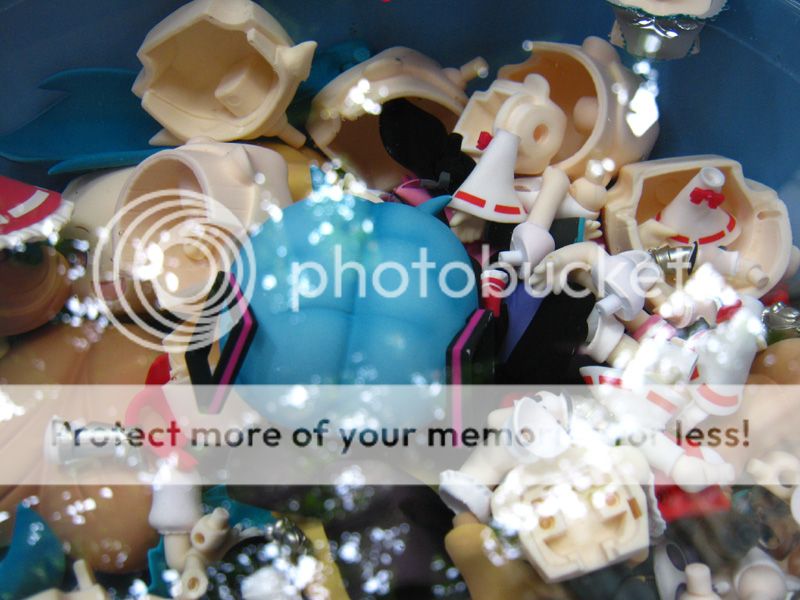Clean Nendoroid parts Clean Nendoroid parts