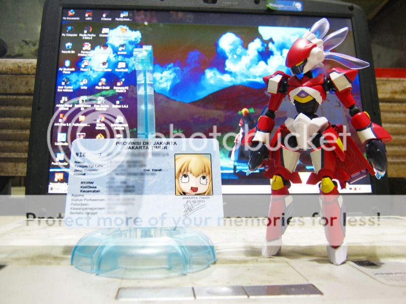 ID card with LBX (LBX is sold separately) ID card with LBX (LBX is sold separately)